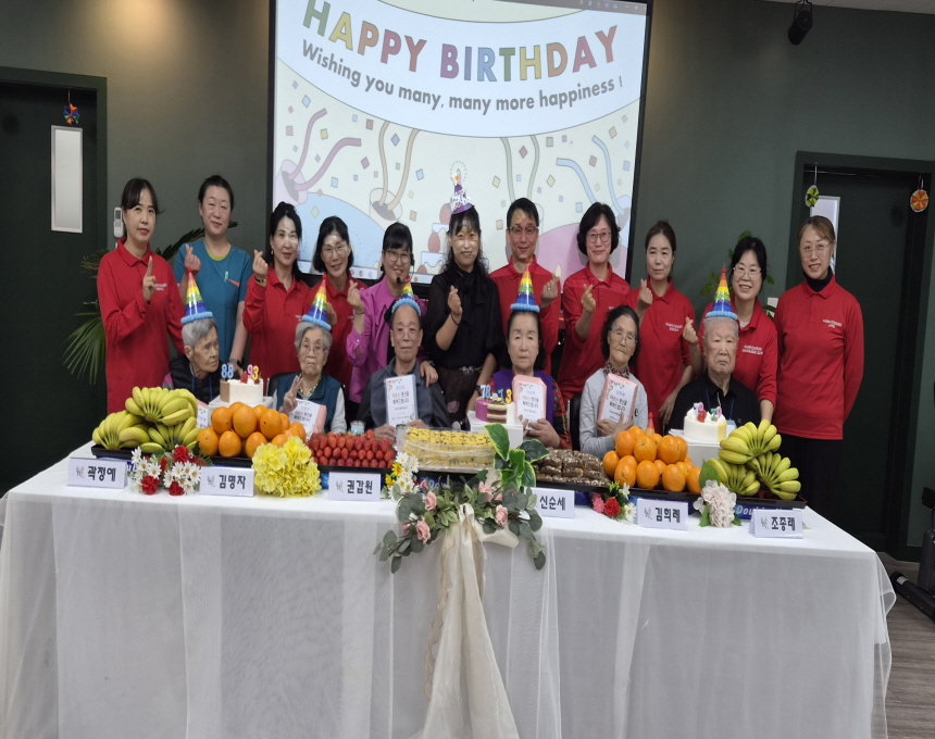 1889939453_0ELX92CO_e2bd5bde03ba9f7c76503d41d40a7911aabbc205.jpg 이미지크게보기