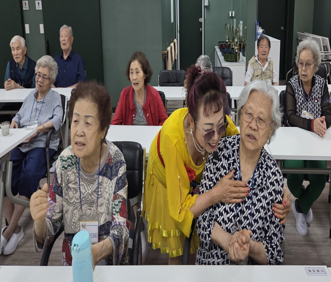 1889939453_Q1jVPFlz_21c058b581969c6631d3a5de54db65bdd9d83409.jpg 이미지크게보기